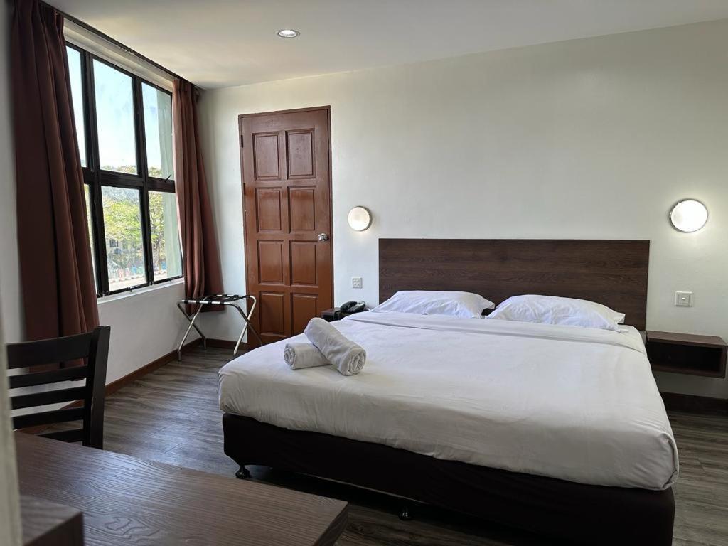Langkawi Baron Hotel Kuah Exteriör bild