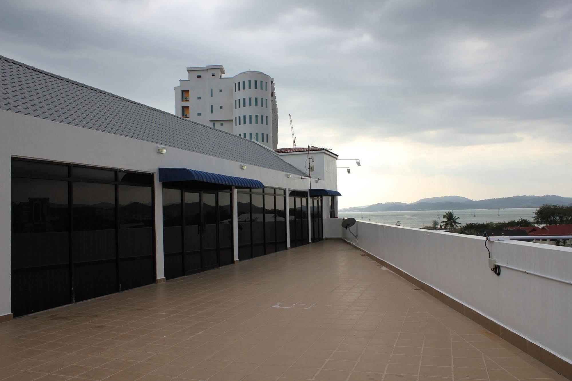 Langkawi Baron Hotel Kuah Exteriör bild