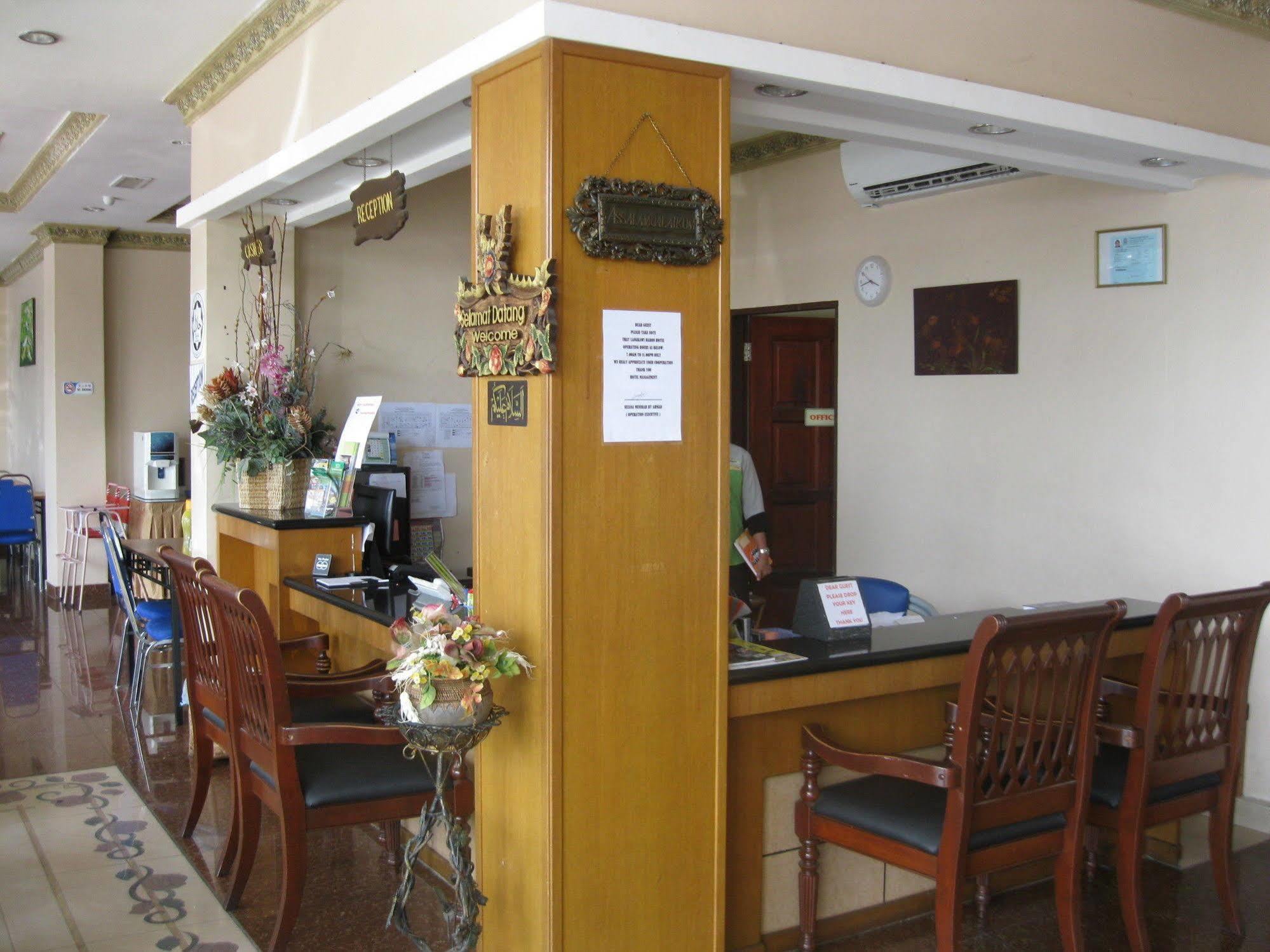 Langkawi Baron Hotel Kuah Exteriör bild